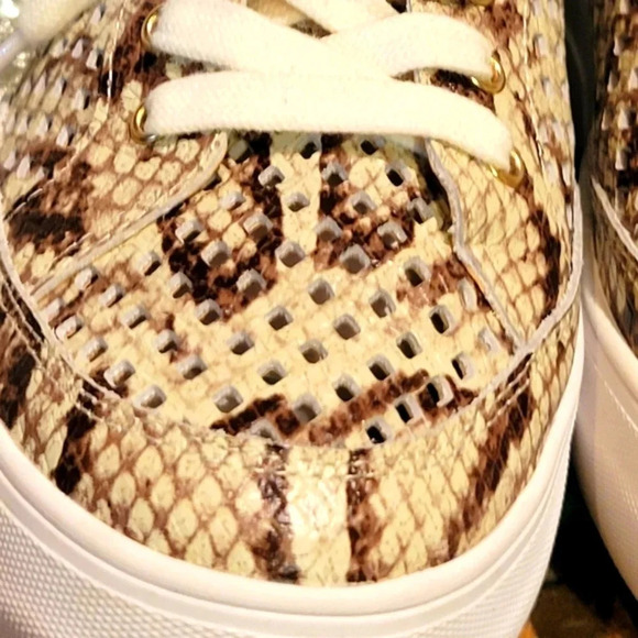Vince Camuto Karshey Lace-up Platform Multi Snake Sneakers Wmns 7.5 - Picture 7 of 13